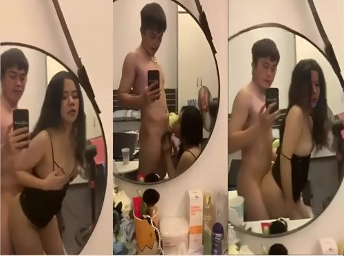 ฉันบอกให้เธอเย็ดฉันหน้ากระจกเพื่อถ่ายมัน